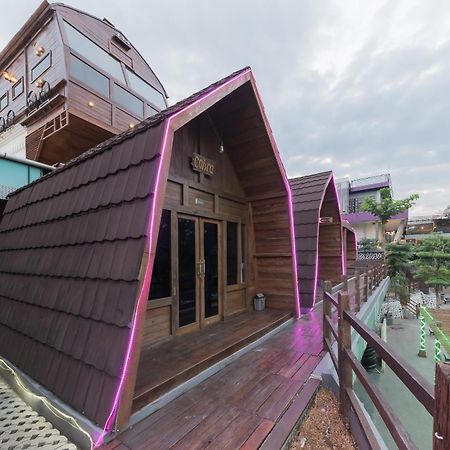 Urbanview Hotel Cianjur City Park By Reddoorz Exterior foto
