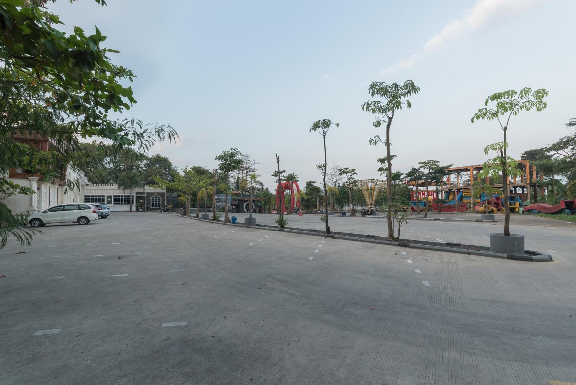 Urbanview Hotel Cianjur City Park By Reddoorz Exterior foto
