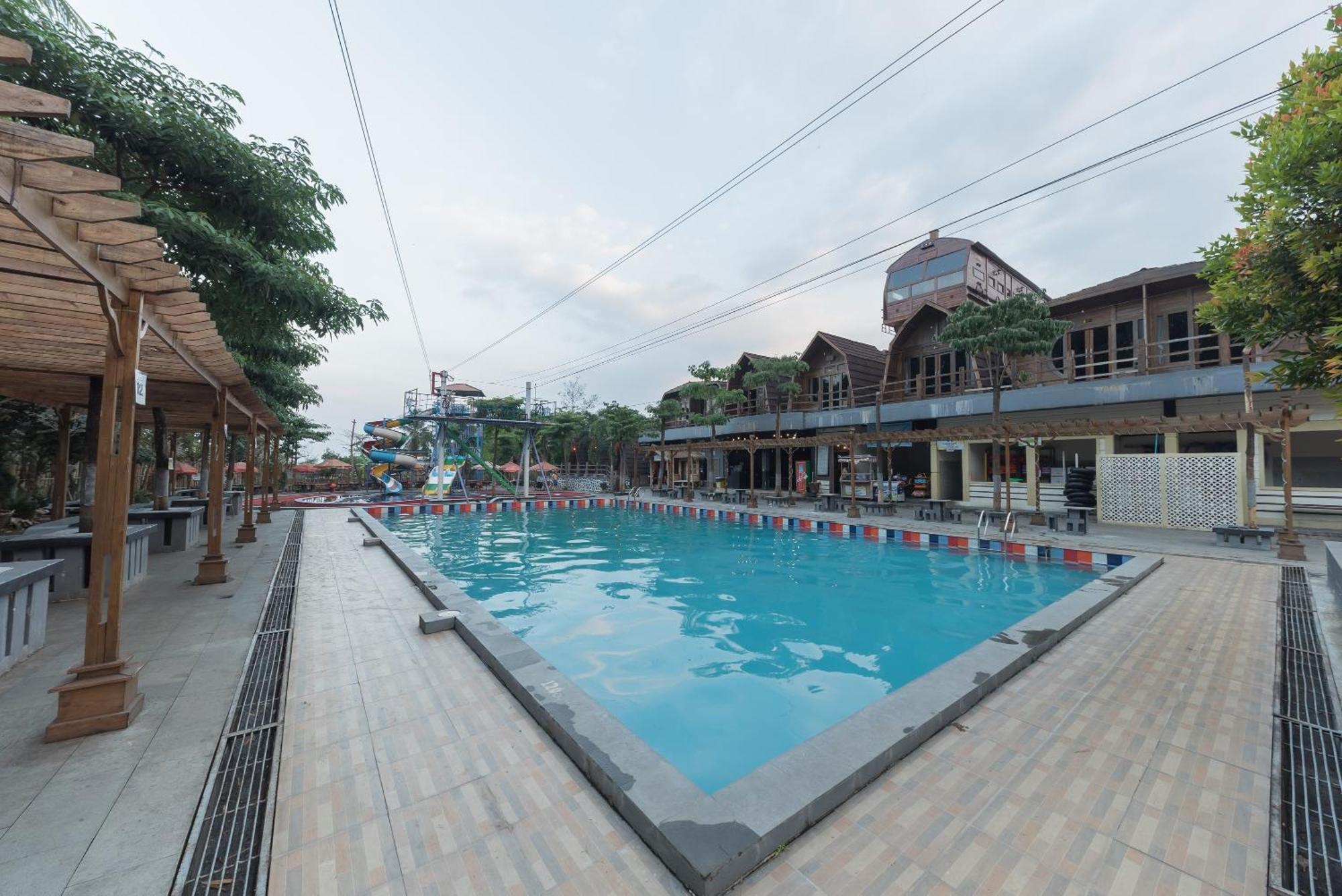 Urbanview Hotel Cianjur City Park By Reddoorz Exterior foto